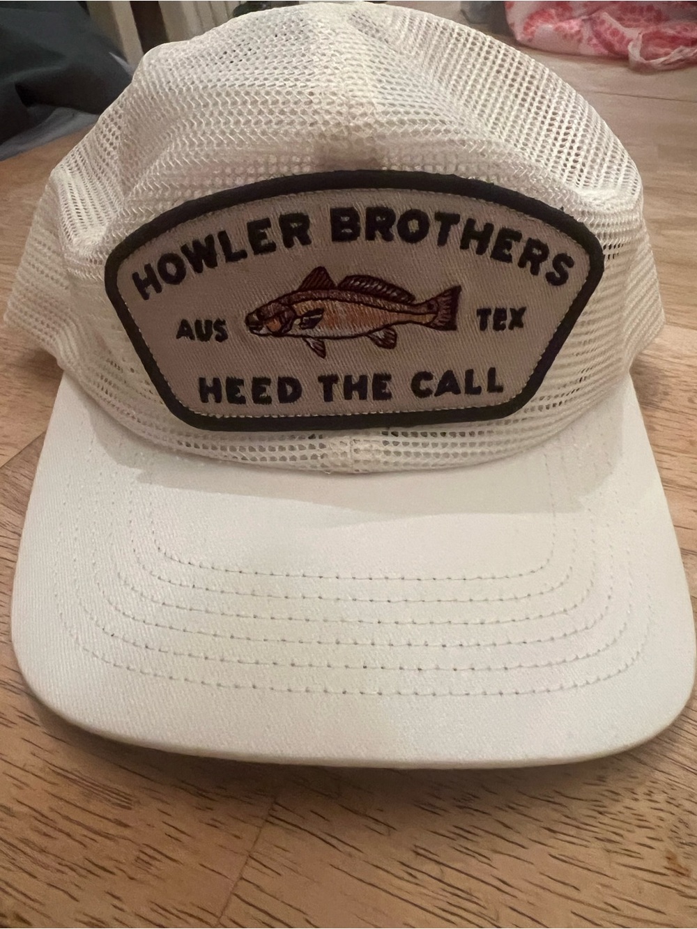 Howler Brothers Cream Mesh SnapBack Red fish Heed the call excellent condition